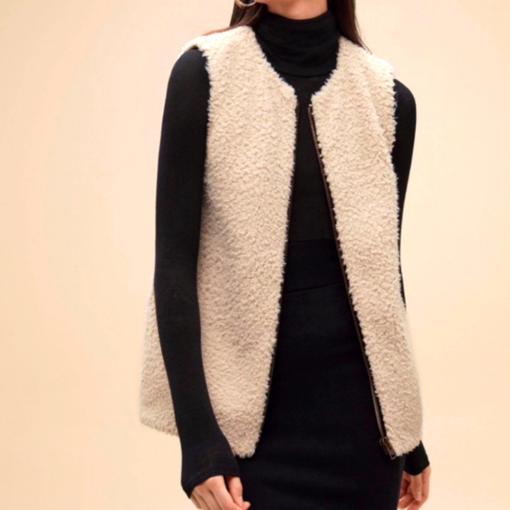 Aritzia Wilfred Chatou Sherpa Teddy faux fur vest, women's xs